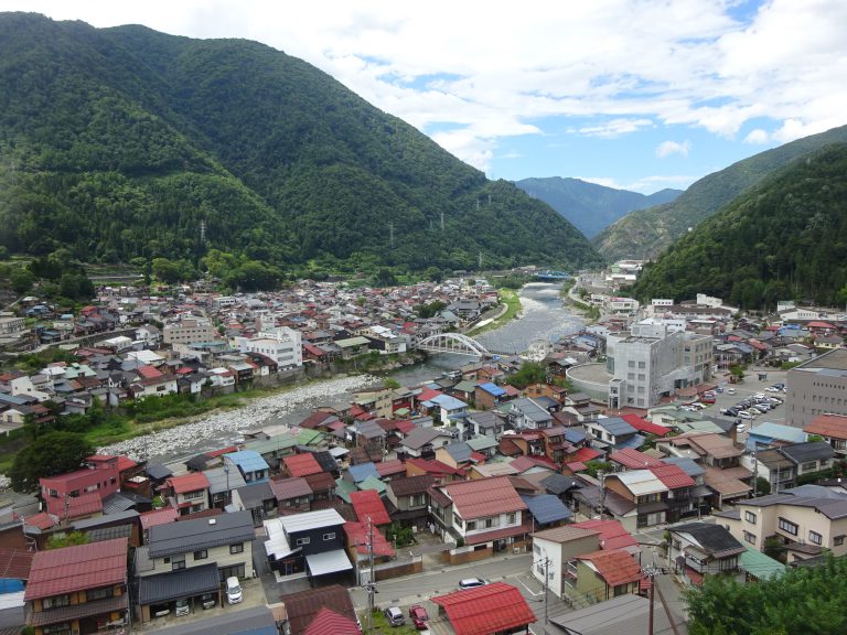 神岡城が呼び寄せた未来への希望の施設 日本歴史旅行協会